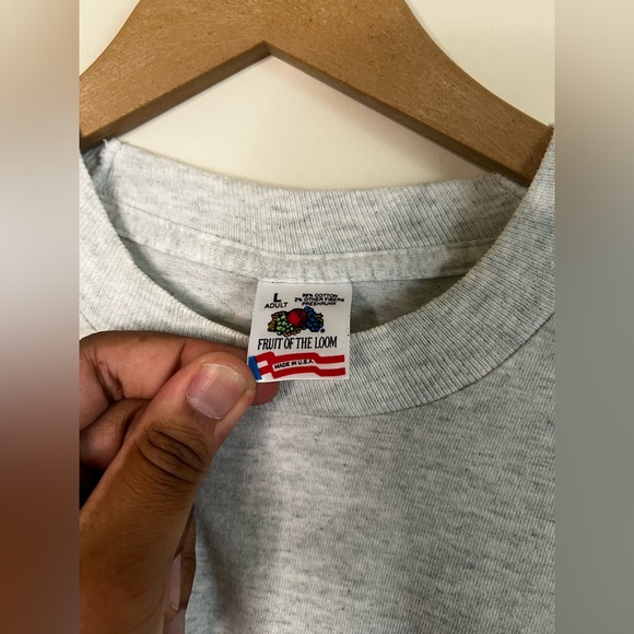 Vintage 90s Daffy Duck Embroidered Single Stitch T Shirt Size L *FLAWS* - Picture 2 of 9